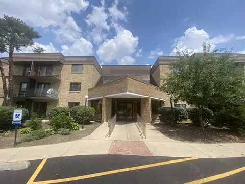 5600 Astor Ln #201, Rolling Meadows, IL 60008