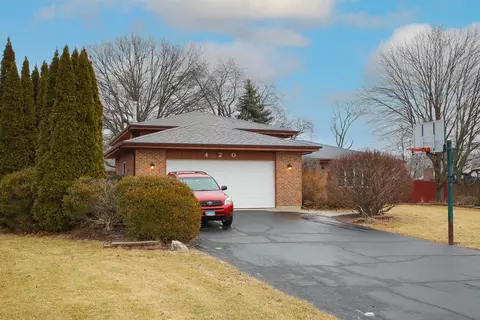 420 Rossford Ln, New Lenox, IL 60451