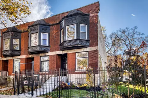 2447 E 74th St, Chicago, IL 60649