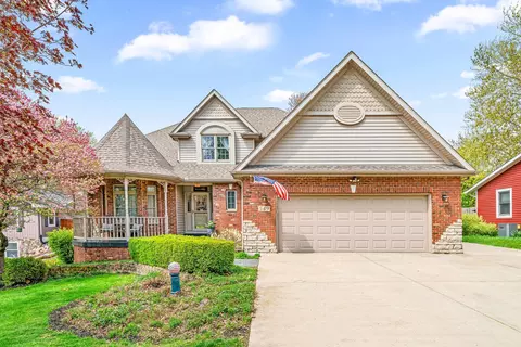 549 Beachview Dr, Lake Holiday, IL 60552
