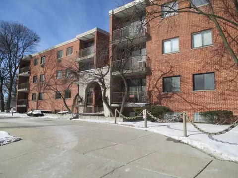 197 W Armitage Ave #109, Elmhurst, IL 60126