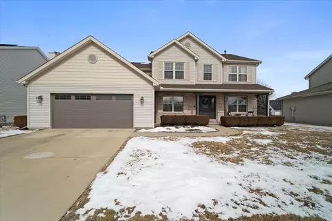 3202 Cave Creek Rd, Bloomington, IL 61704