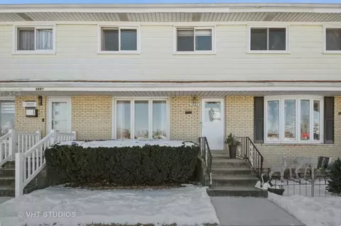 9883 Soreng Ave, Schiller Park, IL 60176