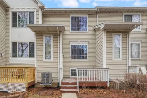 301 Arbor Ct, Bolingbrook, IL 60440