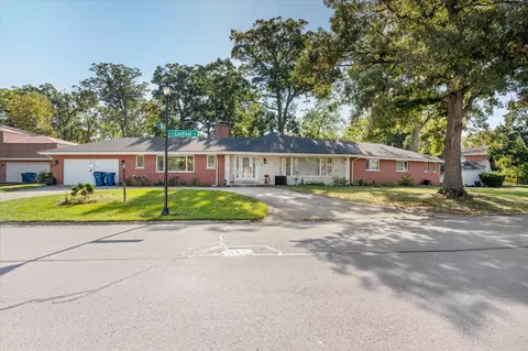 411 N Cardinal Ave, Addison, IL 60101