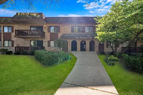 7930 Woodglen Ln #208, Downers Grove, IL 60516