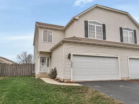 1523 Peachtree Ln, Lockport, IL 60441