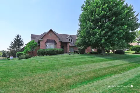 2217 Red Oak Ln, Johnsburg, IL 60051
