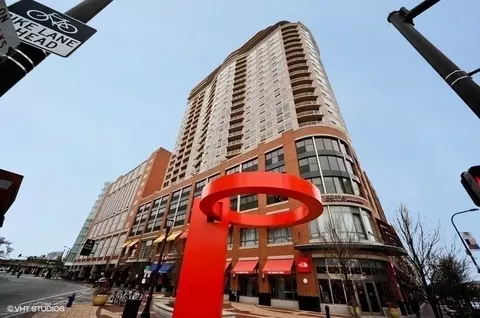807 Davis St #706, Evanston, IL 60201