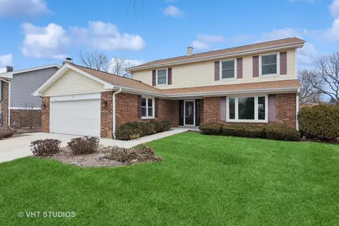 677 Alchester Dr, Wheaton, IL 60189
