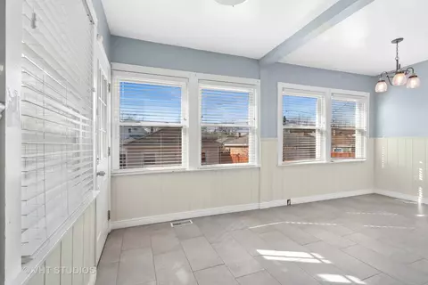 5414 N Luna Ave, Chicago, IL 60630 photo 10