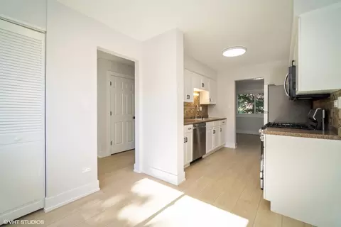 Kitchen - 1672 Ottawa Ct, Wheeling, IL 60090 photo 1 of 3