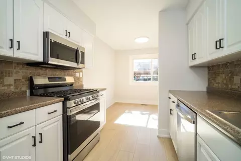 Kitchen - 1672 Ottawa Ct, Wheeling, IL 60090 photo 3 of 3