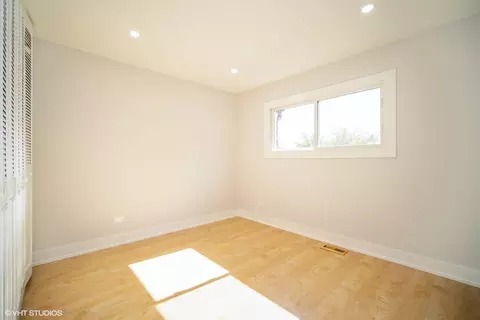 Bedroom - 1672 Ottawa Ct, Wheeling, IL 60090 photo 2 of 3
