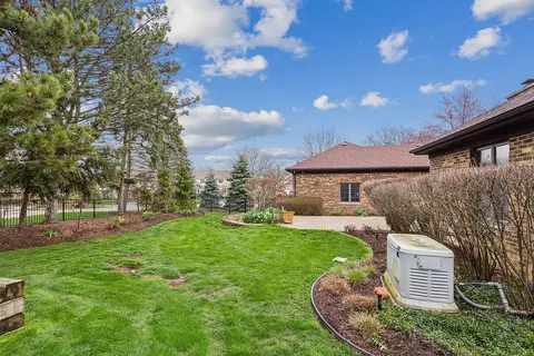 56 Garfield Ridge Ct, Burr Ridge, IL 60527 photo 13
