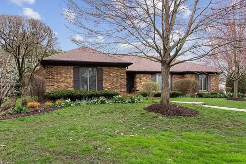 56 Garfield Ridge Ct, Burr Ridge, IL 60527 photo 4