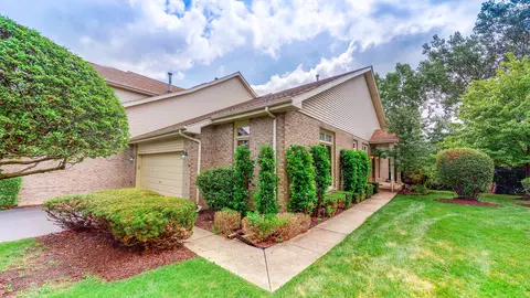 7029 Plymouth Ct, Tinley Park, IL 60477