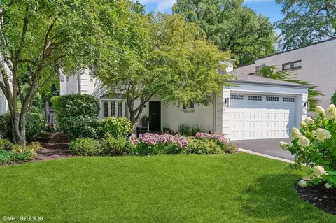 2144 Beechwood Ave, Wilmette, IL 60091