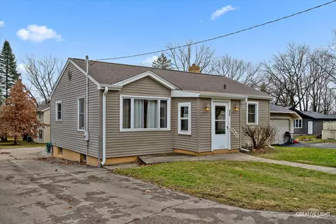 413 E Kansas St, Elburn, IL 60119