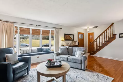 Living - 600 Briar Ln, Morris, IL 60450 photo 5 of 7