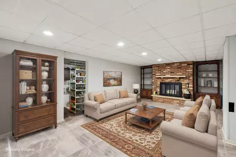 Living - 600 Briar Ln, Morris, IL 60450 photo 7 of 7