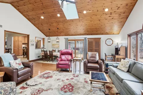 Living - 600 Briar Ln, Morris, IL 60450 photo 4 of 7