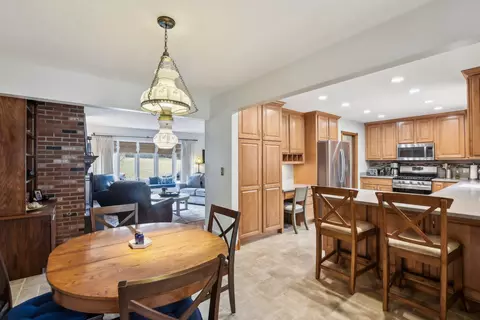 Dining - 600 Briar Ln, Morris, IL 60450 photo 4 of 4
