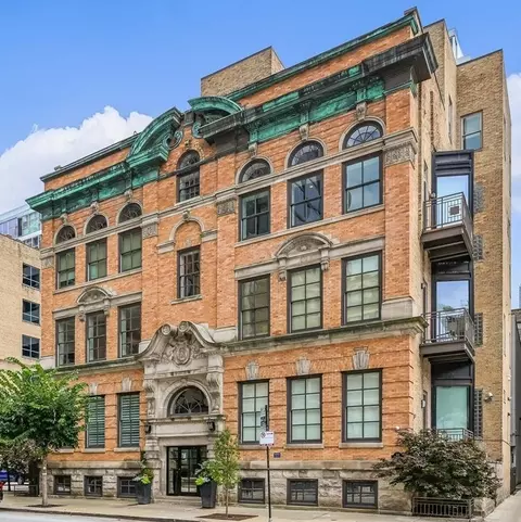 319 W Erie St #3W, Chicago, IL 60654
