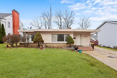 1002 Lincoln St, Harvard, IL 60033