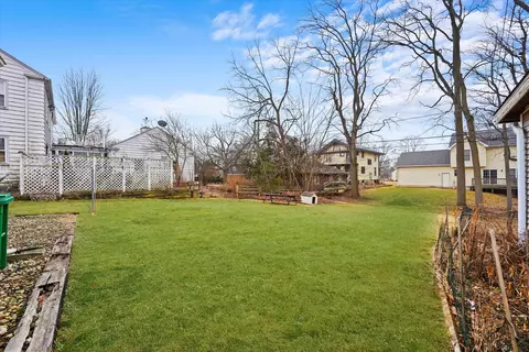 Exterior - 1002 Lincoln St, Harvard, IL 60033 photo 3 of 7