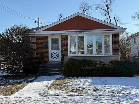 10061 Lacrosse Ave, Skokie, IL 60077