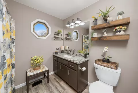 Bath - 22801 Frederick Rd, Steger, IL 60475 photo 2 of 2