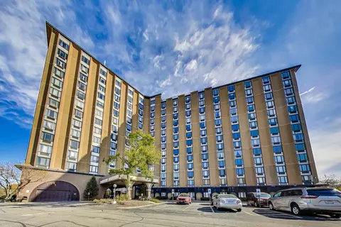 1 Renaissance Pl #712, Palatine, IL 60067