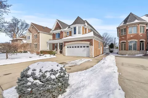 735 S Hawthorne Ave, Elmhurst, IL 60126