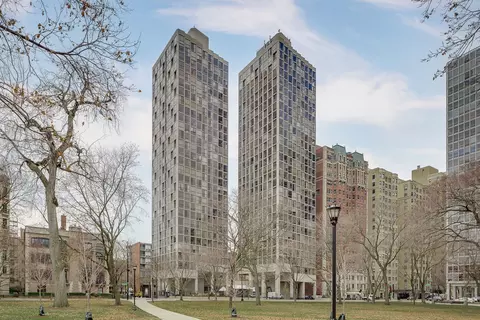 345 W Fullerton Pkwy #2207, Chicago, IL 60614