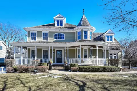 417 S Stough St, Hinsdale, IL 60521