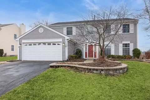 1108 Hill Crest Dr, Carol Stream, IL 60188