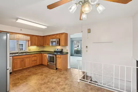 Kitchen - 848 E North St, Morris, IL 60450 photo 3 of 3