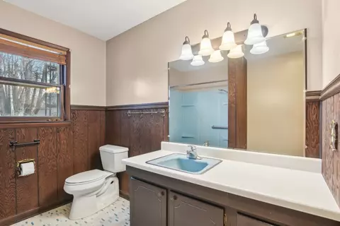 Bath - 848 E North St, Morris, IL 60450 photo 2 of 3