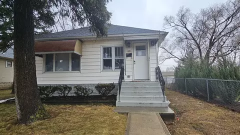 1821 Dearborn St, Crest Hill, IL 60403