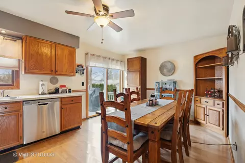 403 Santa Barbara Rd, Lakemoor, IL 60051 photo 8