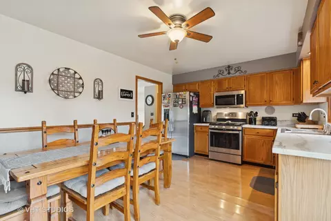 403 Santa Barbara Rd, Lakemoor, IL 60051 photo 7