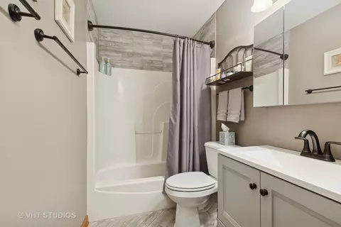 403 Santa Barbara Rd, Lakemoor, IL 60051 photo 12