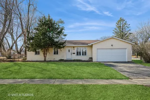 214 N School St, Cary, IL 60013