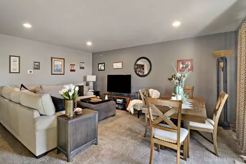 4733 Crystal Trl, Mchenry, IL 60050 photo 2