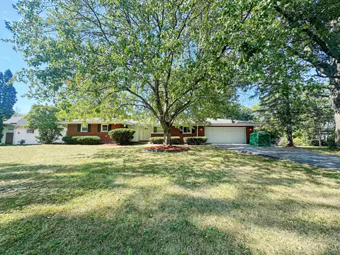 Exterior - 816 Brookwood Dr, Olympia Fields, IL 60461 photo 2 of 4