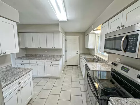 Kitchen - 816 Brookwood Dr, Olympia Fields, IL 60461 photo 1 of 3