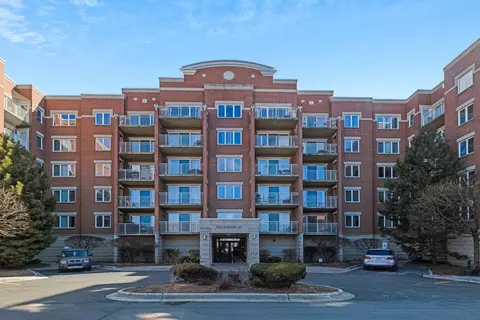 6560 W Diversey Ave #414-D, Chicago, IL 60707