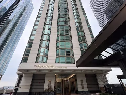 195 N Harbor Dr #5503, Chicago, IL 60601