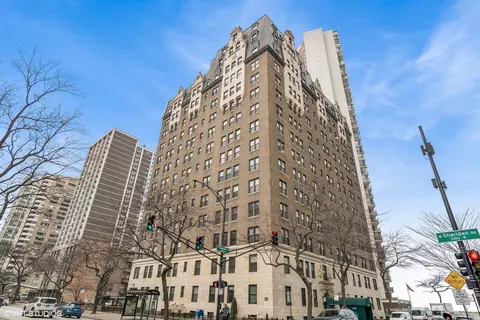6101 N Sheridan Rd #7B, Chicago, IL 60660